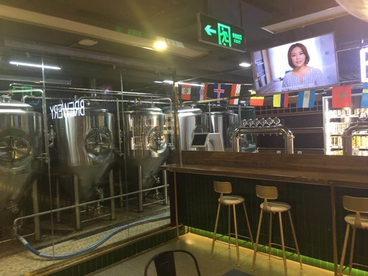 Cerveza de MicroCraft que elabora el equipo