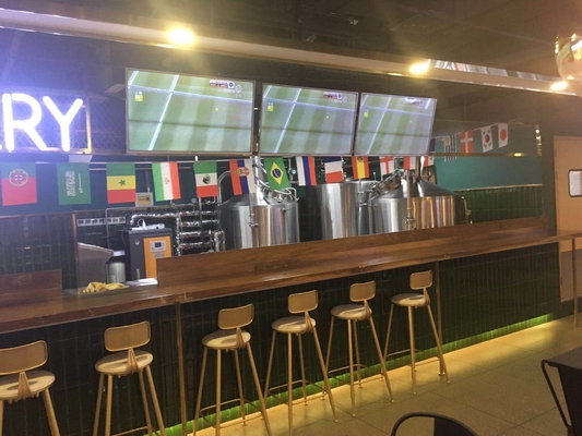 Cerveza de MicroCraft que elabora el equipo