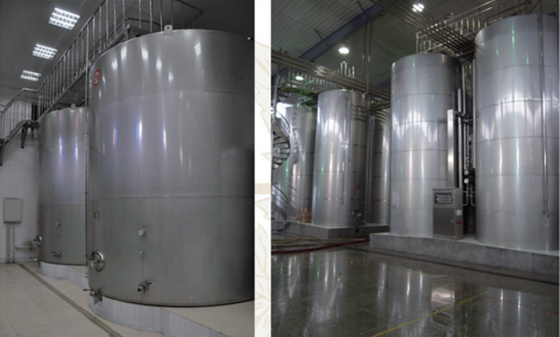 Cadena de producción de la cervecería del vino máquina de relleno y que capsula del fregado de las botellas automático