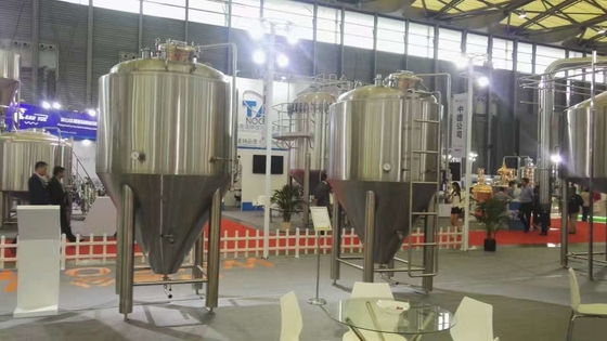 Equipo grande cónico refrigerado de la elaboración de la cerveza de la fermentadora 1000L del acero inoxidable