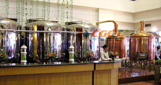 Calefacción de vapor de cobre del equipo de la elaboración de la cerveza del restaurante buques de 1000L 2 o 3