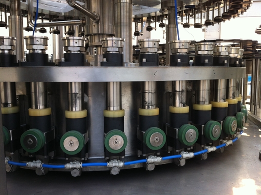 3 en 1 cadena de producción de la cervecería máquina de rellenar embalada 10000 Bph del agua potable