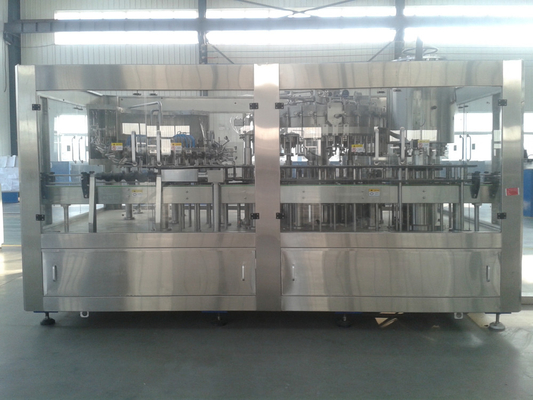 Cadena de producción automática de la cervecería bebida que aclara la máquina de relleno de Monoblock que capsula