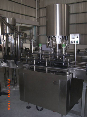 Tipo conducido eléctrico neumático embotellador del equipo 4000BPH de la bebida de los SS 304