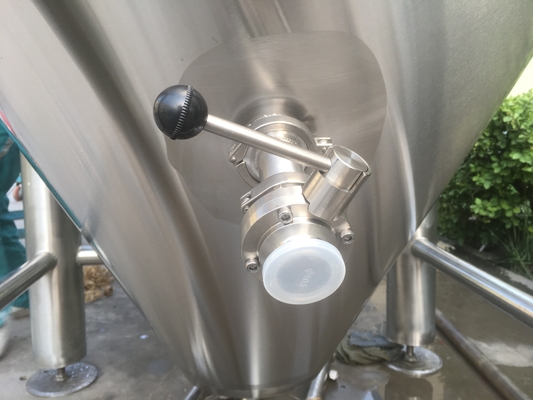 Cerveza del arte SUS304 que elabora el equipo 20bbl con control del PLC de la piedra de la carbonatación