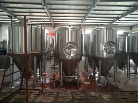 el tanque vestido del fermentatio de la cervecería micro 3000l para el unitank del tanque del acero inoxidable 304 de la cerveza del arte con la piedra de la carbonatación