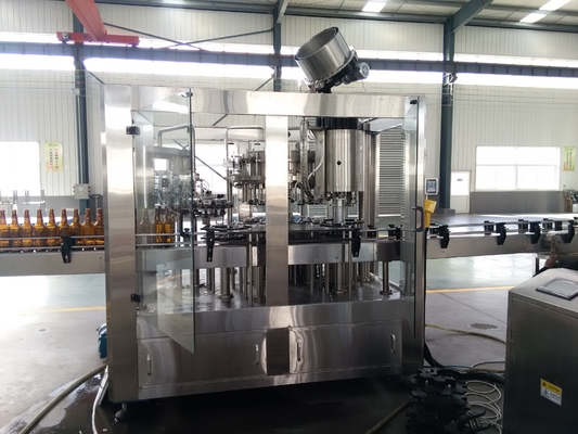 3 en 1 máquina de embotellado de cristal Sus304 para la bebida carbonatada cervecería del arte