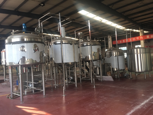 equipo de la elaboración de la cerveza del gran escala 10Bbl con la calefacción de vapor del depósito de fermentación