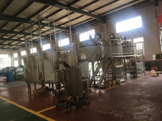 equipo de la elaboración de la cerveza del gran escala 10Bbl con la calefacción de vapor del depósito de fermentación