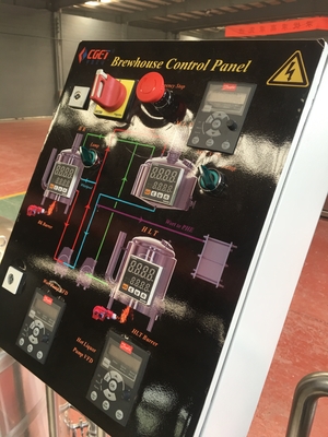 equipo de la elaboración de la cerveza del gran escala 10Bbl con la calefacción de vapor del depósito de fermentación