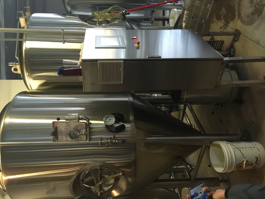 Equipo micro del Microbrewery del Pub superficie pulida sistema de la elaboración de la cerveza de 3,5 barriles