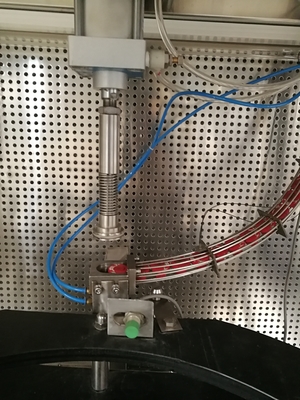 Dos en un embotellado de cristal aséptico y la máquina que capsula para las latas de cerveza 5L