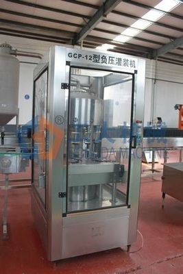 La máquina de embotellado de cristal de Vinager de la uva 3 eléctricos organiza 2000Bph 380V 50Hz