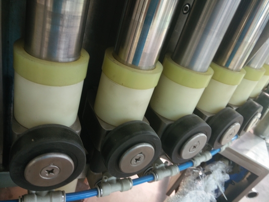 Voltaje de relleno 220V o 380V de la máquina del monoblock del fregado de las botellas de vidrio del acero que capsula inoxidable 304