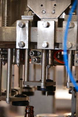 Máquina de embotellado de cristal de la cerveza/de la bebida, equipo embotellador automatizado