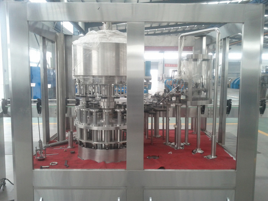Botella embotelladoa Wahing del equipo de la bebida de la alta precisión que llena tapando la máquina de Monoblock con corcho