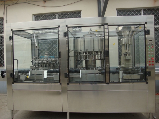 Botella embotelladoa Wahing del equipo de la bebida de la alta precisión que llena tapando la máquina de Monoblock con corcho